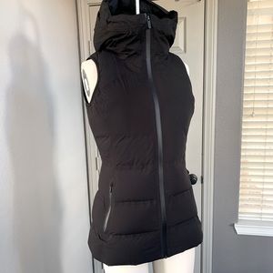 Lululemon Sleet Street Vest. Black. Sz 4